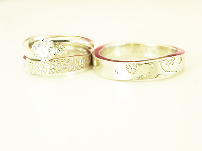 結婚指輪　桜　満開