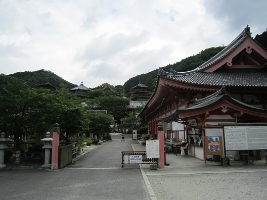 壺阪寺全景