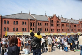 横浜赤レンガ倉庫の餃子祭０５