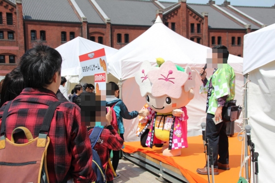 横浜赤レンガ倉庫の餃子祭０６